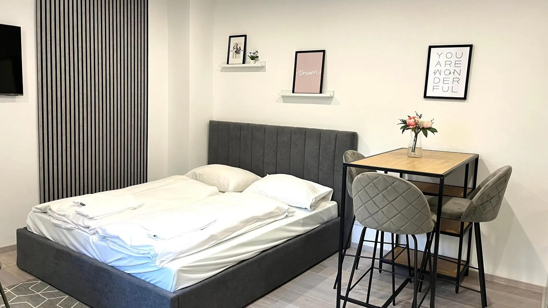Modern, Smart And In The Heart Of The City Vienna Apartment